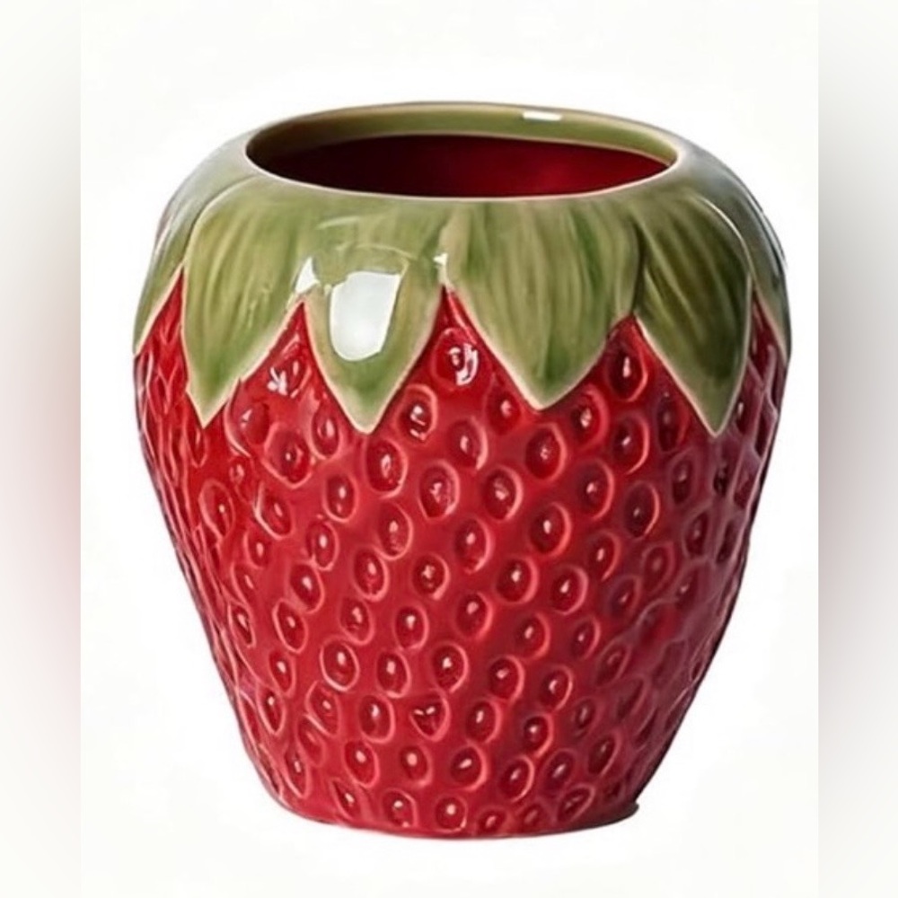 Strawberry Shaped Ceramic Vase for Flowers/Make Up Brushes~New~ 3.5" H x 4.2" W